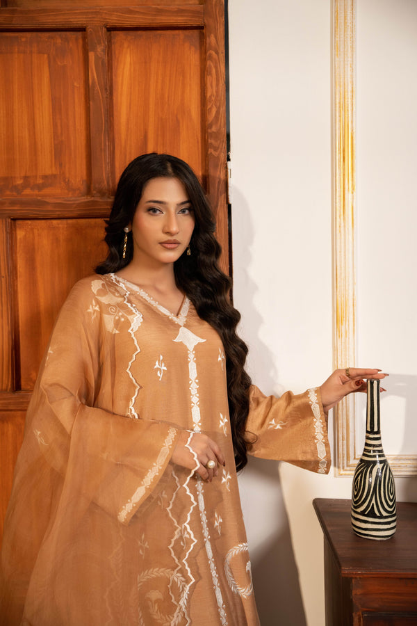 Zariya - A Golden Whisper of Heritage - Muze London