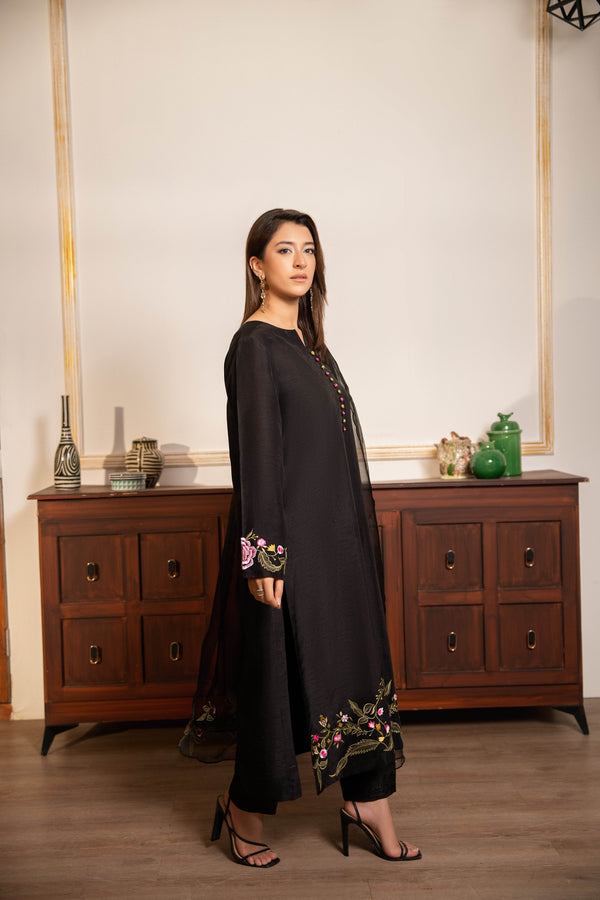 Black Blossoms - A Tale of Craft & Grace - Muze London