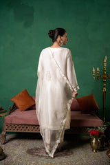 Tehzeeb Élan – Ivory Mukesh Handcrafted Silk Ensemble - Muze London