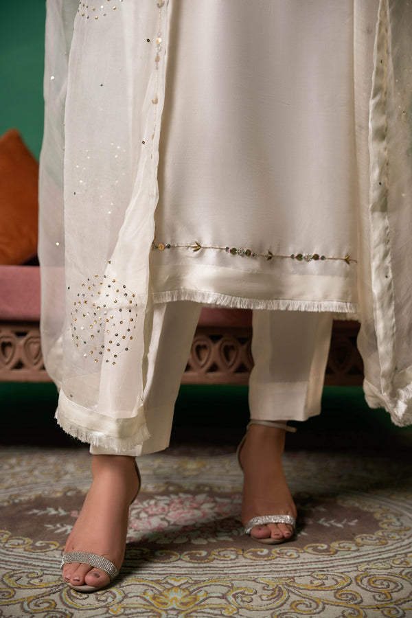 Tehzeeb Élan – Ivory Mukesh Handcrafted Silk Ensemble - Muze London