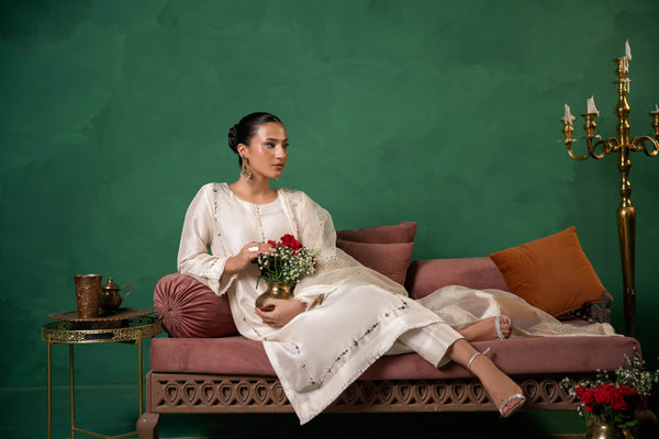 Tehzeeb Élan – Ivory Mukesh Handcrafted Silk Ensemble - Muze London