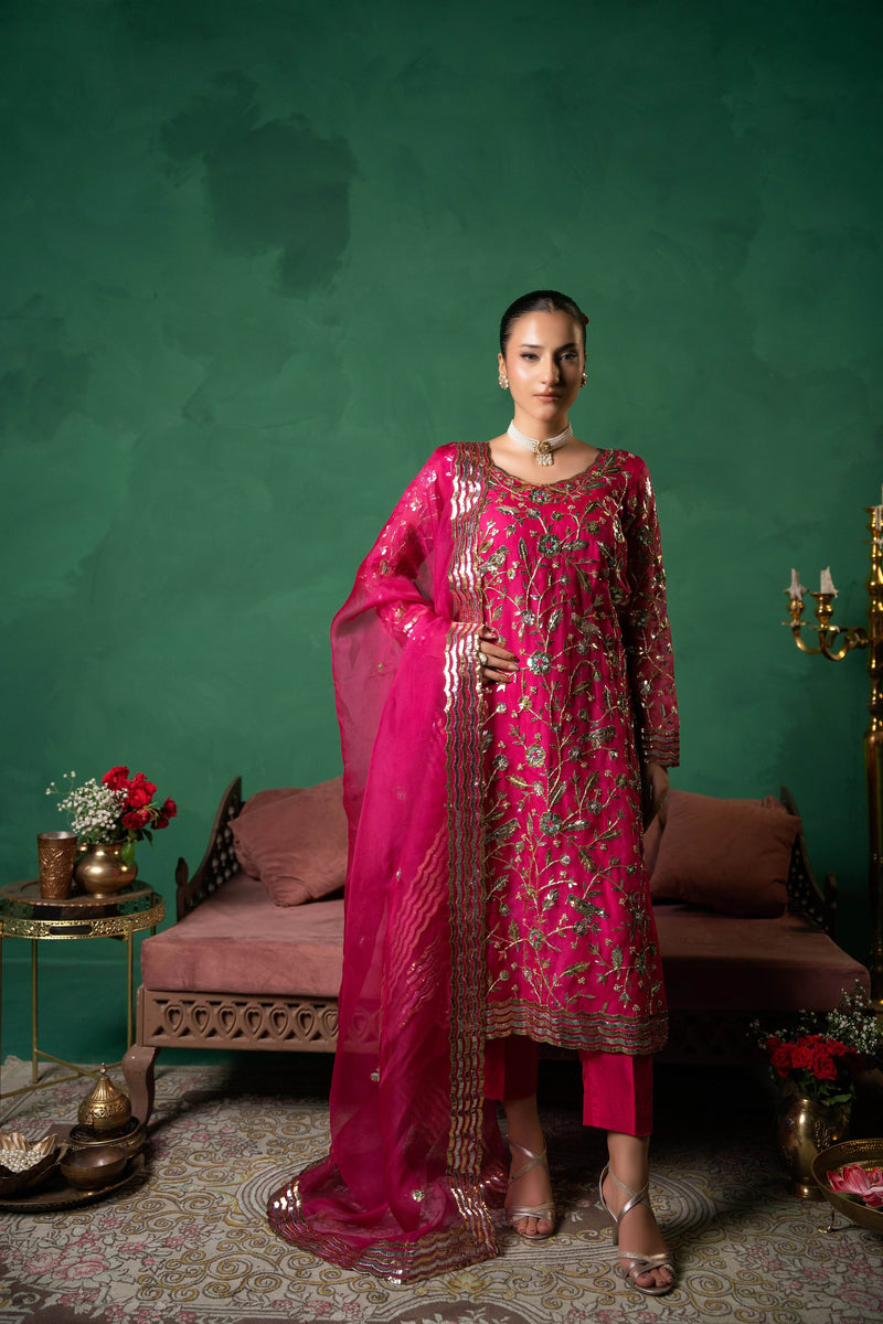 Crimson Éclat – A Radiance of Heritage & Haute Artistry - Muze London