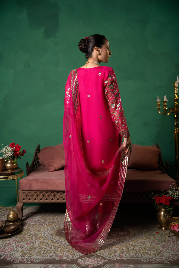 Crimson Éclat – A Radiance of Heritage & Haute Artistry - Muze London
