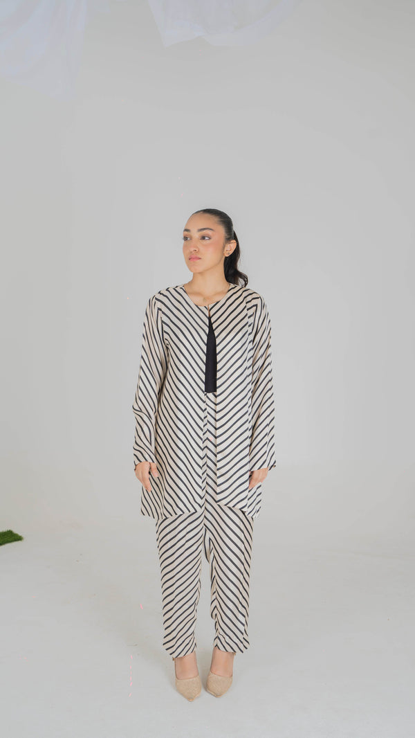 Stripes Vibes: Modern Black & White Open Shrug Set - Muze London